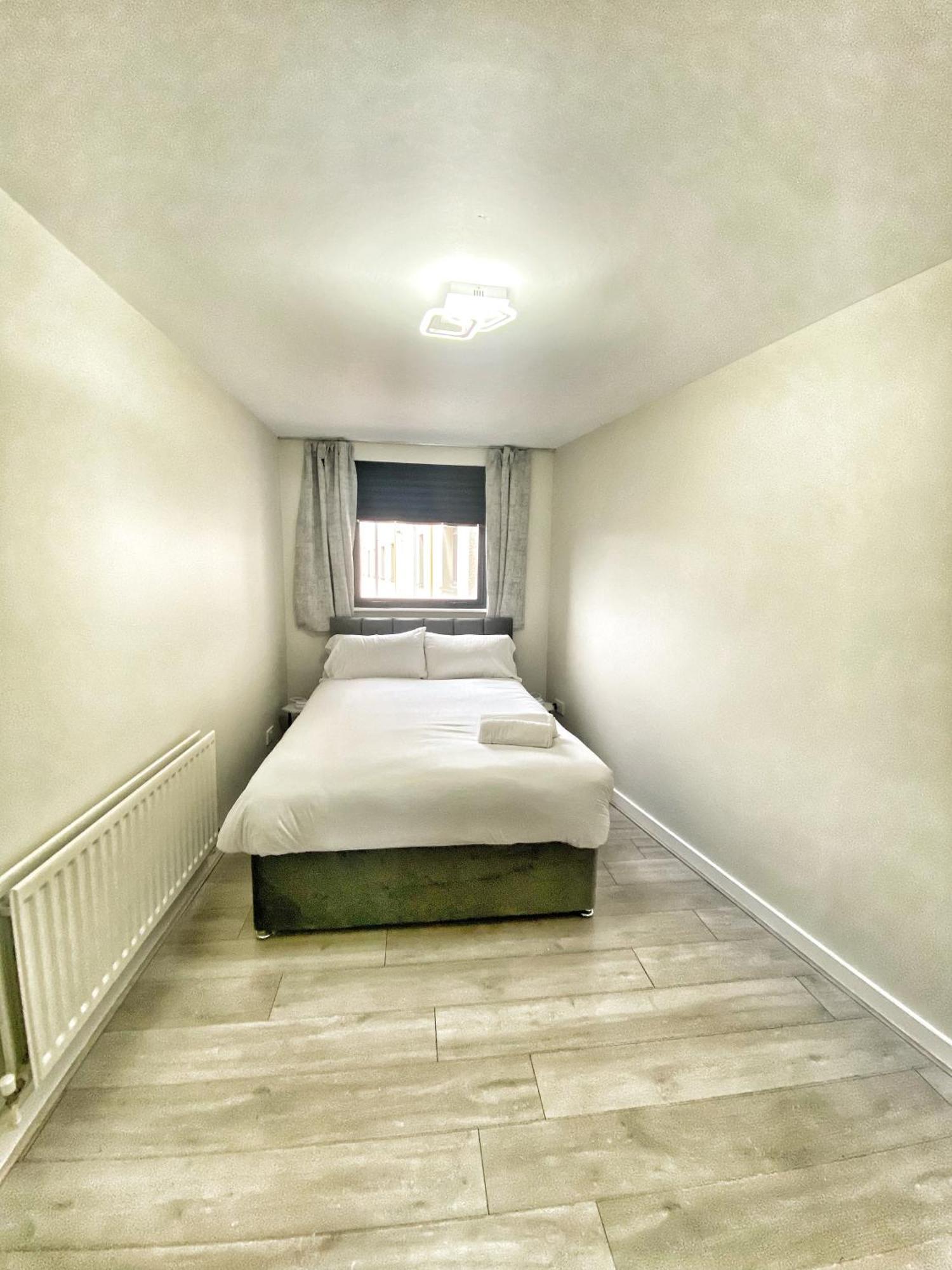 2 Bed City Centre Apt, Free Parking - Albert Clock, Customs House เบลฟาสต์ ภายนอก รูปภาพ