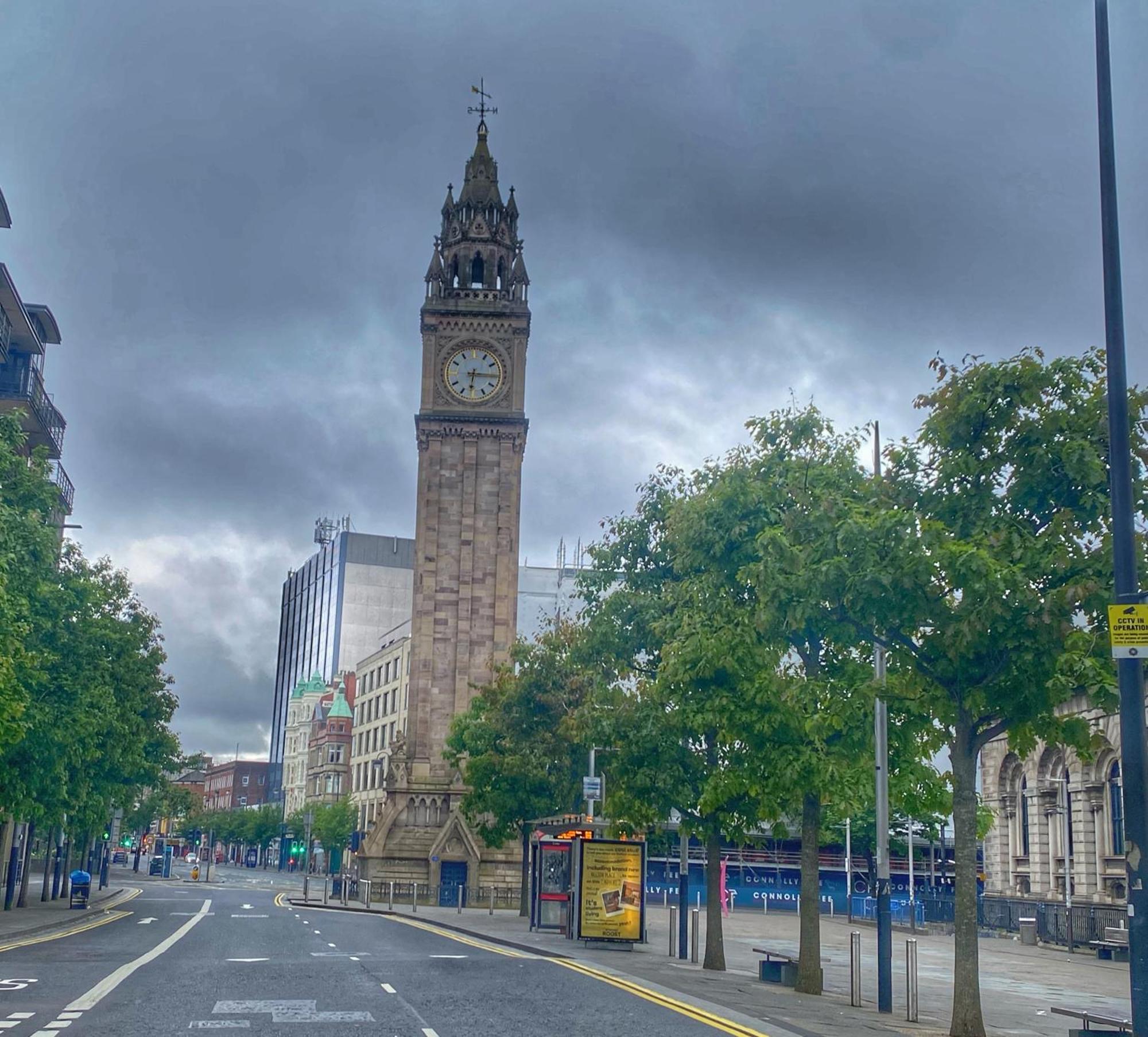 2 Bed City Centre Apt, Free Parking - Albert Clock, Customs House เบลฟาสต์ ภายนอก รูปภาพ